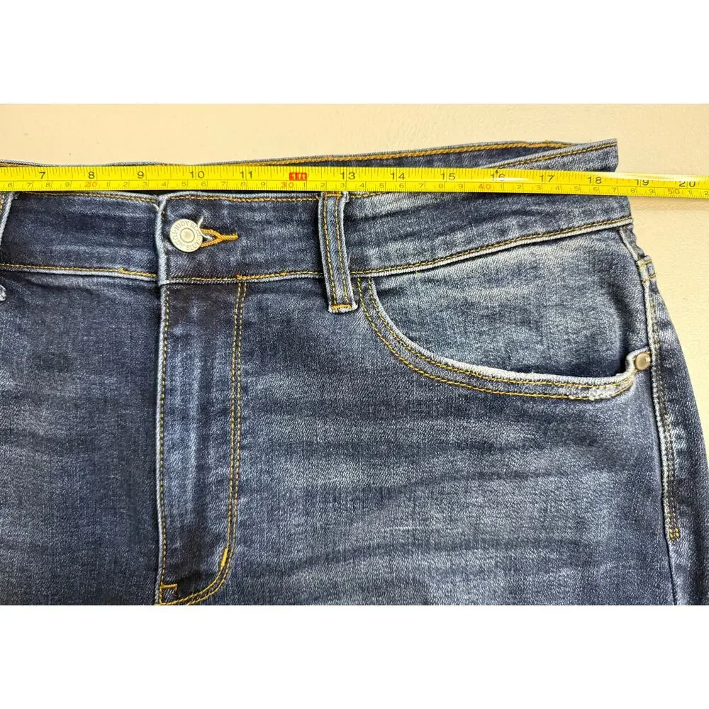 Judy Blue High Rise Straight Fit Distressed Jeans 18W Fray Hem Stretch Denim